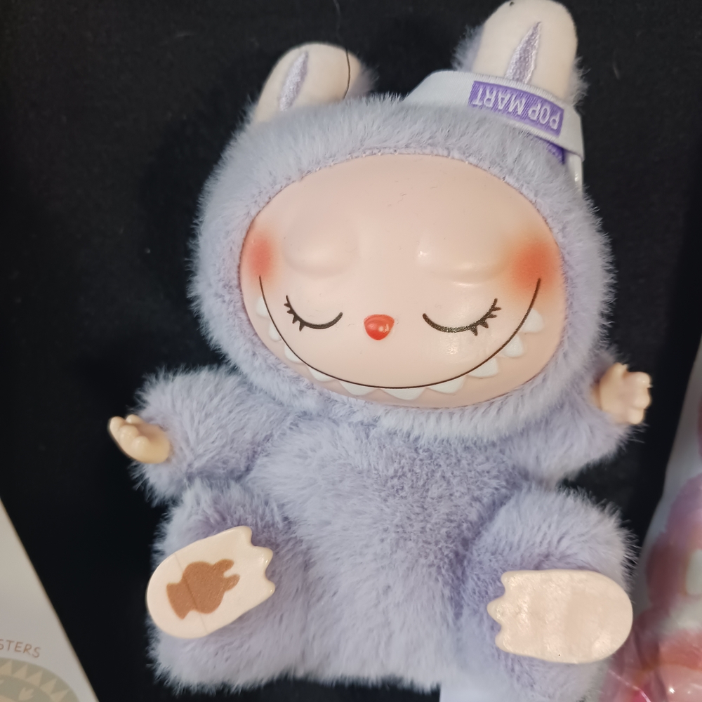 Pop Mart "LaBuBu" Have a Seat ZiZi Figure